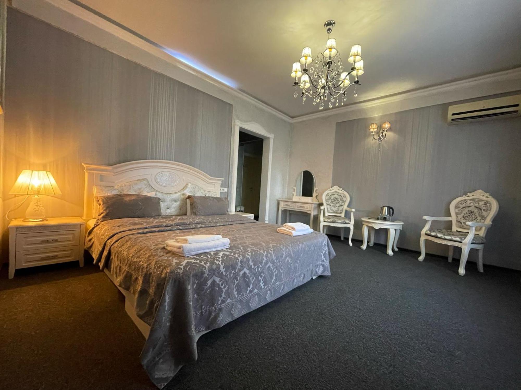 Київські Ночі Hotel Eksteriør billede